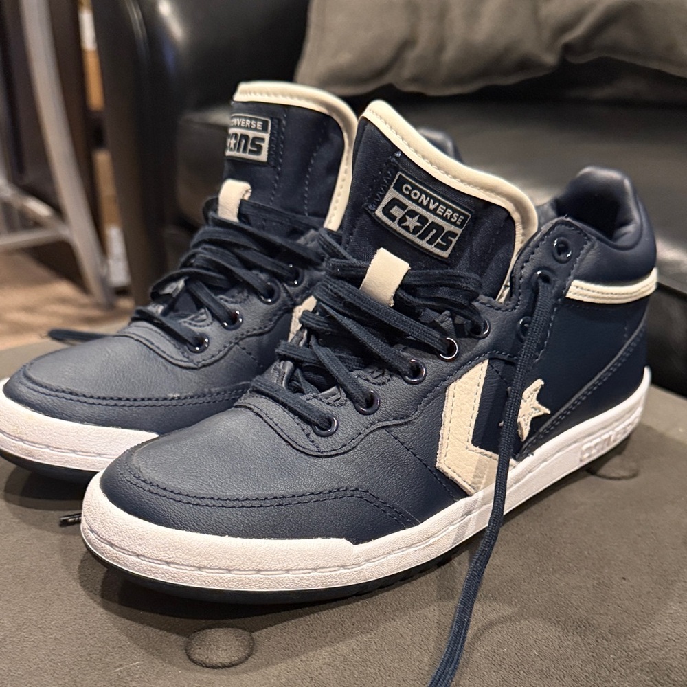 Converse Men's Dark Blue and Cream Sneakers